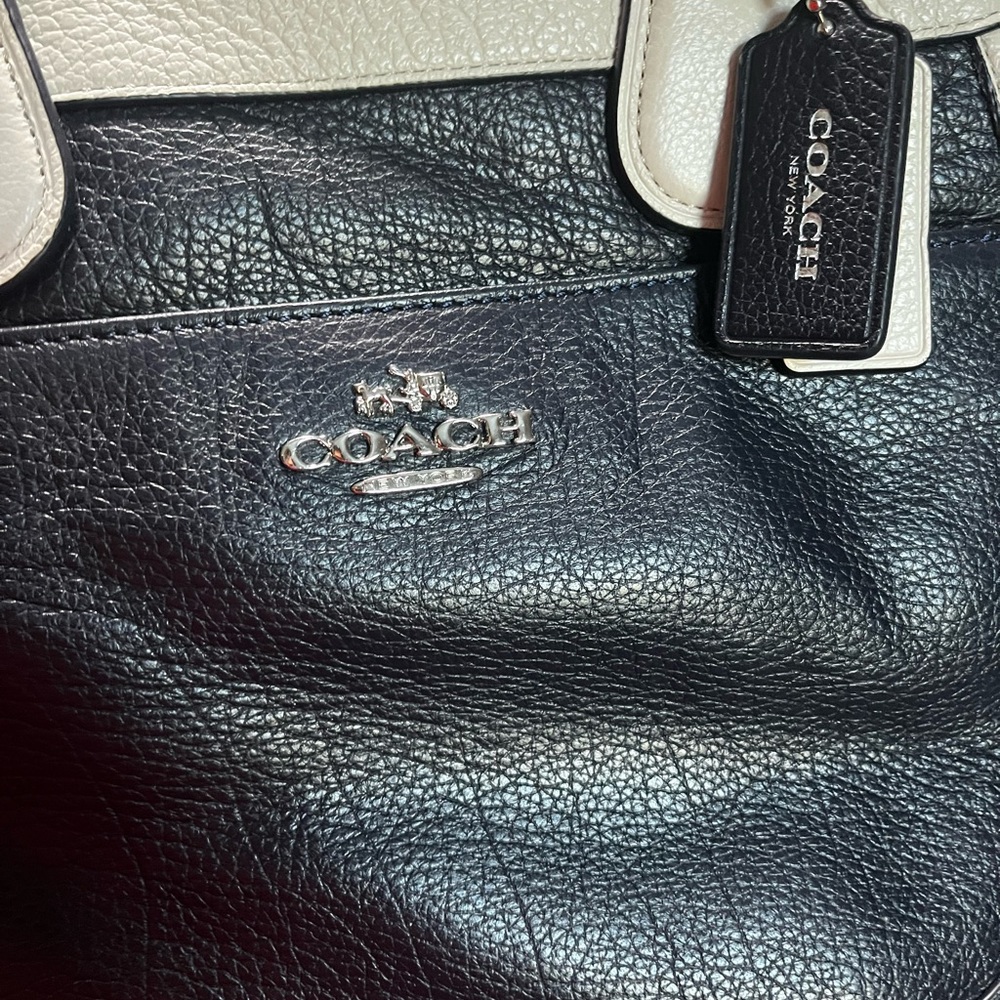 Coach purse - Picture 2 of 5